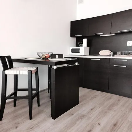 Boho 4 Pools 10min To The בורגאס